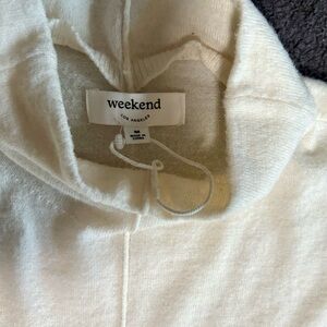 Weekend Los Angeles Cream turtleneck